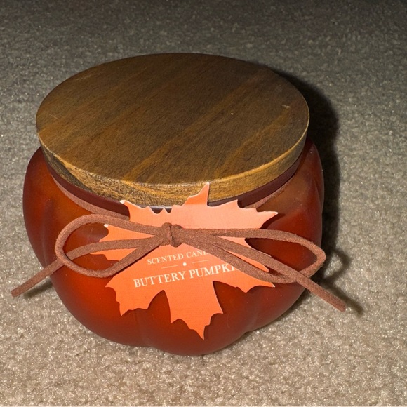 Hobby Lobby Orange Pumpkin Candle with Wooden Lid, NEW - Picture 1 of 4